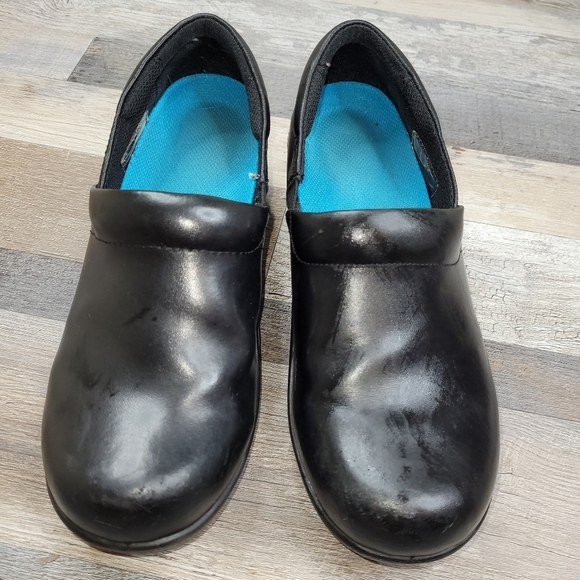 Dr. Scholl's Black Oil Slip Resistant Work Clogs Women's 8 Leather - Picture 2 of 10